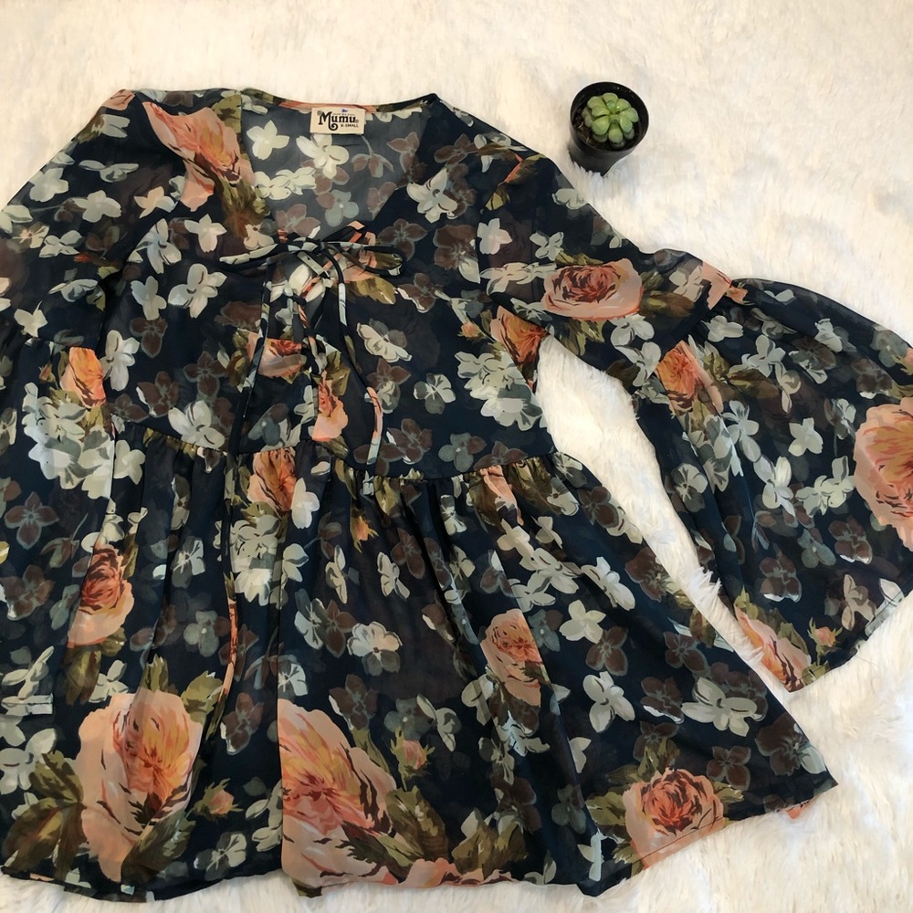 Show Me Your MuMu Floral Print  Bell Sleeve Top XS - Picture 7 of 8